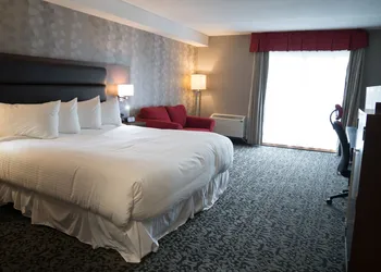 Ramada by Wyndham Jacksons Point hotel thumbnail 6