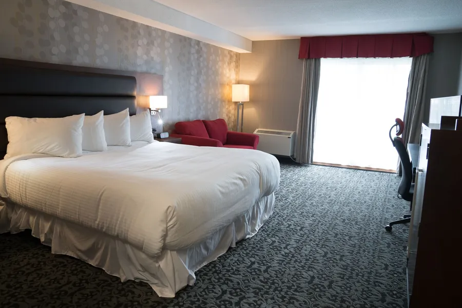 Ramada by Wyndham Jacksons Point hotel detail image 6