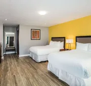 Ramada by Wyndham Jacksons Point hotel detail image 7