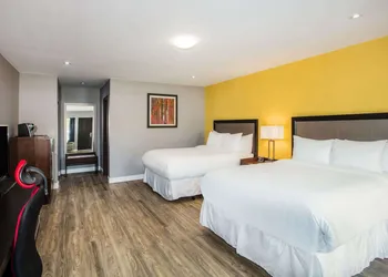 Ramada by Wyndham Jacksons Point hotel thumbnail 7