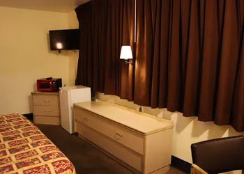 Tiki Lodge hotel thumbnail 5