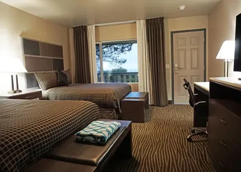 Crescent Bay Inn hotel thumbnail 5