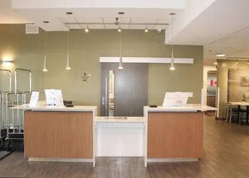 Super 8 by Wyndham Winnipeg East MB hotel thumbnail 3