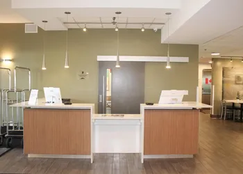 Super 8 by Wyndham Winnipeg East MB hotel thumbnail 3