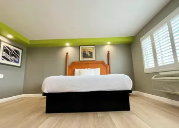 The SeaScape Inn hotel thumbnail 6
