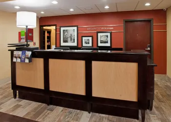Hampton Inn & Suites Dickinson hotel thumbnail 4