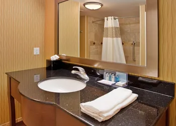 Hampton Inn & Suites Dickinson hotel thumbnail 7