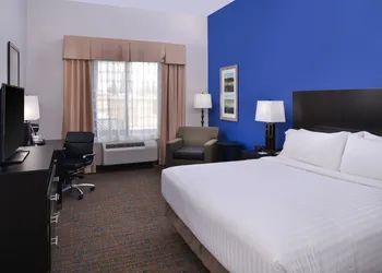 Holiday Inn Express & Suites Bakersfield Airport by IHG hotel thumbnail 2
