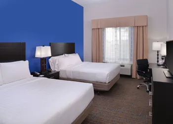 Holiday Inn Express & Suites Bakersfield Airport by IHG hotel thumbnail 3
