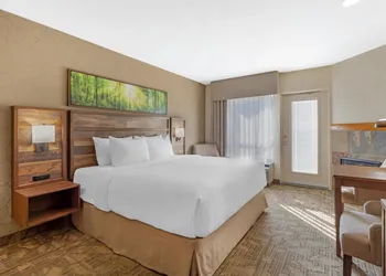 Best Western Plus Valemount Inn & Suites hotel thumbnail 7