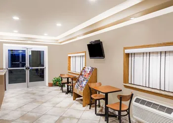 Travelodge by Wyndham Barstow hotel thumbnail 2