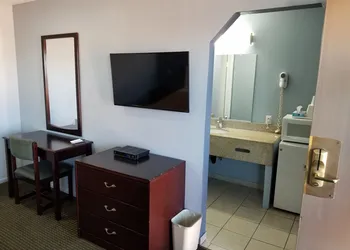 Travelodge by Wyndham Barstow hotel thumbnail 3