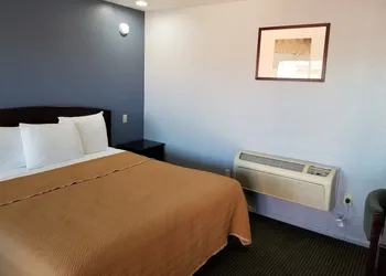 Travelodge by Wyndham Barstow hotel thumbnail 5