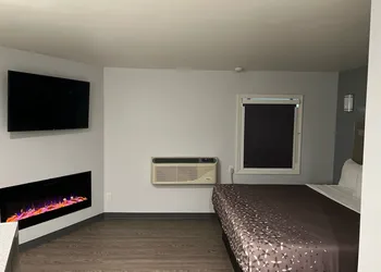 112 Motel hotel thumbnail 4