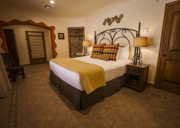 Los Arboles Hotel hotel thumbnail 7
