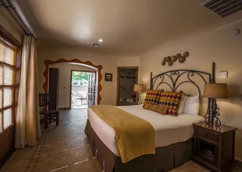 Los Arboles Hotel hotel thumbnail 8