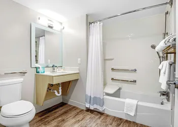 MainStay Suites hotel thumbnail 8