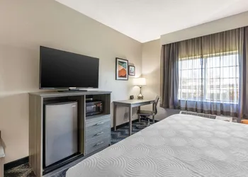 Country inn & Suites by Radisson, Bolingbrook- Romeoville, I-55 hotel thumbnail 4