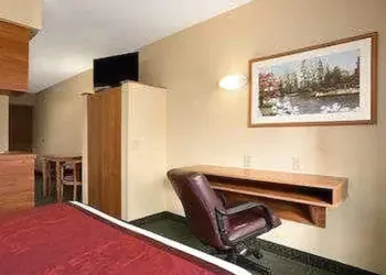 Days Inn & Suites by Wyndham Lafayette IN hotel thumbnail 4