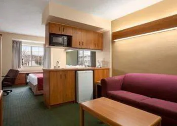 Days Inn & Suites by Wyndham Lafayette IN hotel thumbnail 5