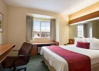 Days Inn & Suites by Wyndham Lafayette IN hotel thumbnail 8
