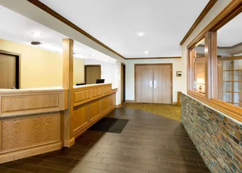 Super 8 by Wyndham St. Ignace hotel thumbnail 2