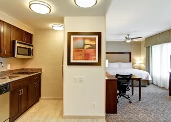 Homewood Suites by Hilton Woodbridge hotel thumbnail 6