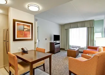 Homewood Suites by Hilton Woodbridge hotel thumbnail 7
