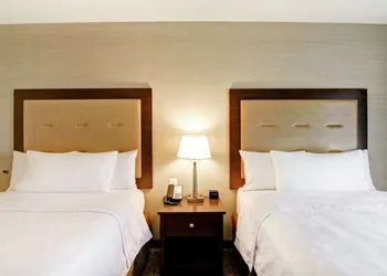 Homewood Suites by Hilton Woodbridge hotel thumbnail 8