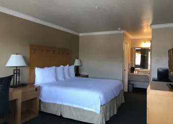 Lake Point Lodge hotel thumbnail 3