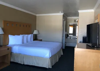 Lake Point Lodge hotel thumbnail 6