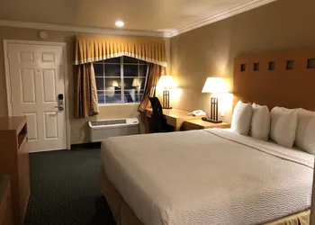 Lake Point Lodge hotel thumbnail 8