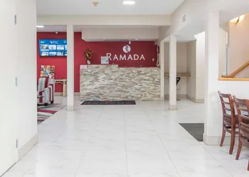 Ramada by Wyndham 100 Mile House hotel thumbnail 2