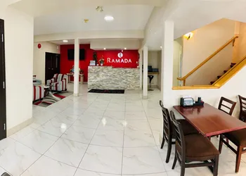 Ramada by Wyndham 100 Mile House hotel thumbnail 3