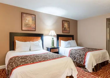 Sundial Inn hotel thumbnail 4