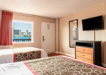 Sundial Inn hotel thumbnail 8