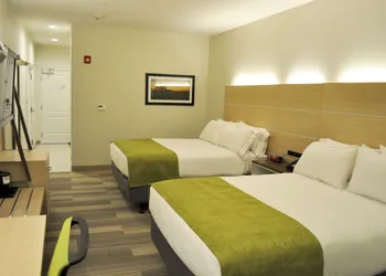 Holiday Inn Express & Suites Price by IHG hotel thumbnail 4