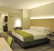 Holiday Inn Express & Suites Price by IHG hotel detail image 5