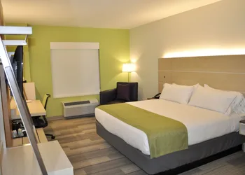Holiday Inn Express & Suites Price by IHG hotel thumbnail 6