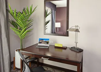 Hilton Garden Inn Irvine/Orange County Airport hotel thumbnail 8