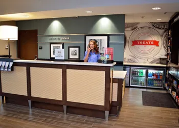 Hampton Inn & Suites Deland hotel thumbnail 3
