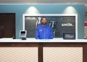 Hampton Inn & Suites Deland hotel thumbnail 2