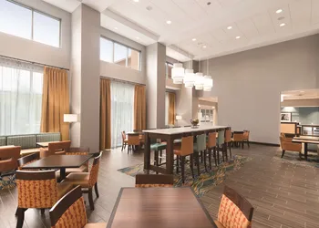 Hampton Inn & Suites Deland hotel thumbnail 5