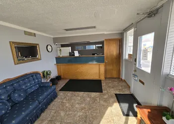 Richmond Inn & Suites hotel thumbnail 4