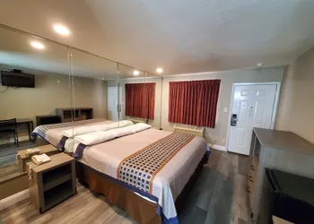 River Inn Motel hotel thumbnail 5