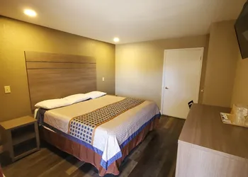 River Inn Motel hotel thumbnail 7