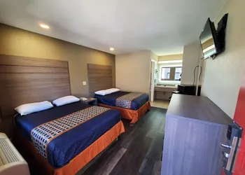 River Inn Motel hotel thumbnail 8