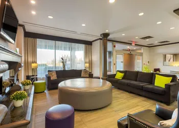 Best Western Plus Village Park Inn hotel thumbnail 2