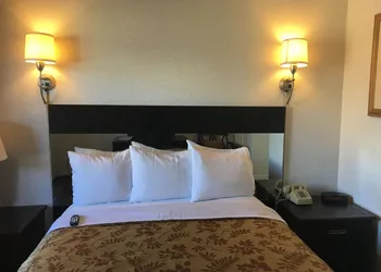 Pacific Heights Inn hotel thumbnail 5