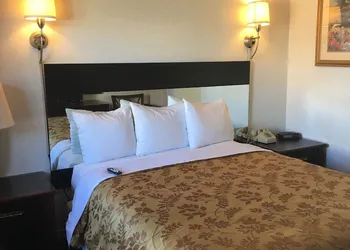 Pacific Heights Inn hotel thumbnail 7